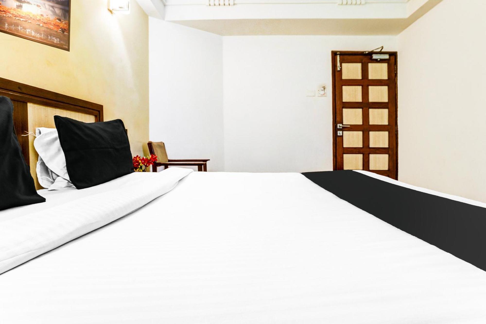 Hotel O Shanti Sadan Ahmedabad Exterior foto