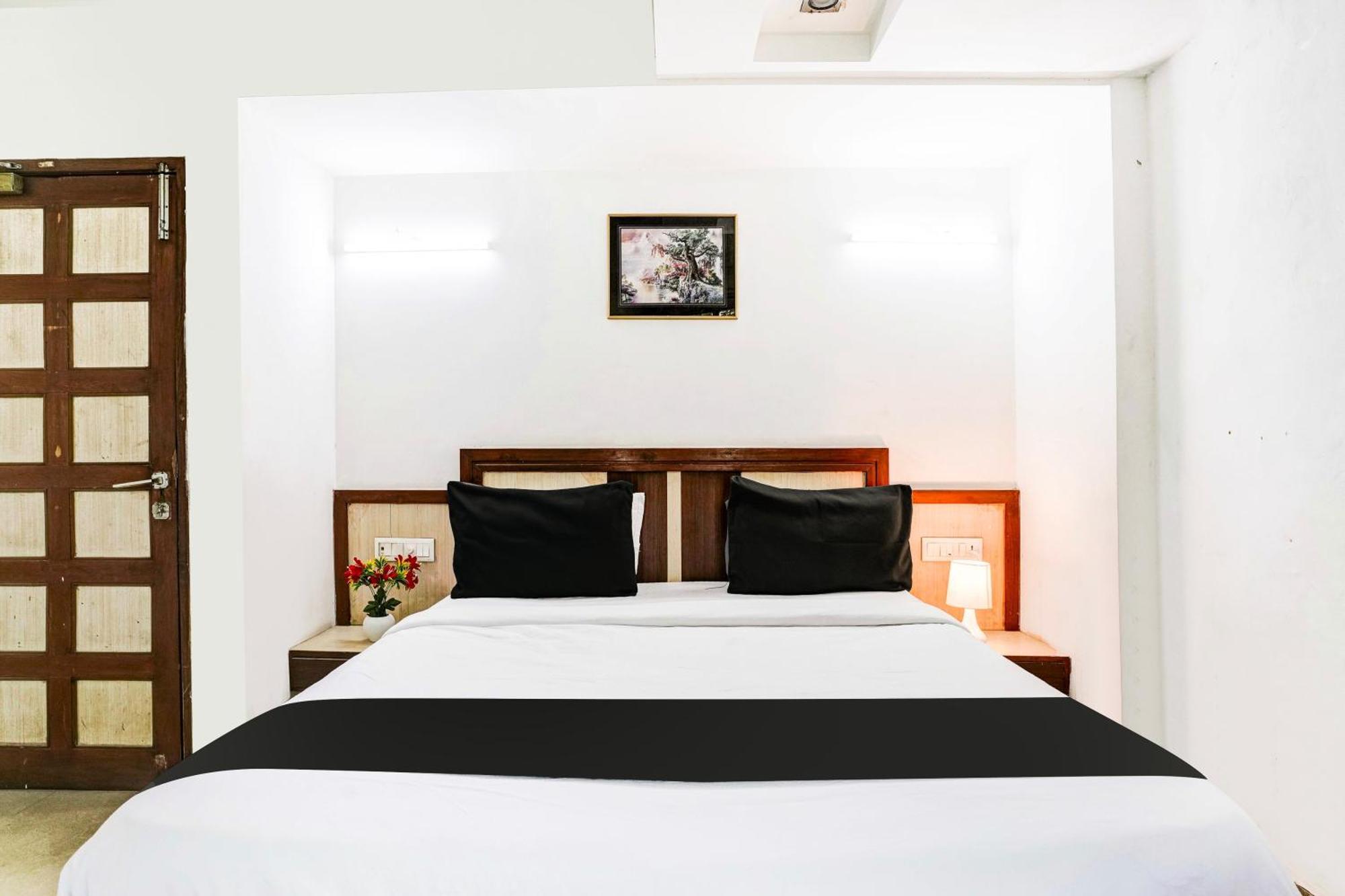 Hotel O Shanti Sadan Ahmedabad Exterior foto
